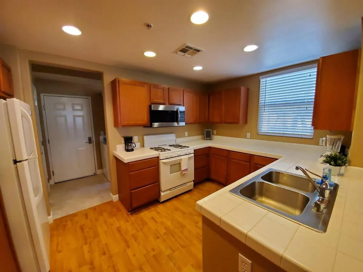 Exclusive Westlake Condo W/ Gym, Pool, Washer & Dryer In Unit & Private Garage Sacramento