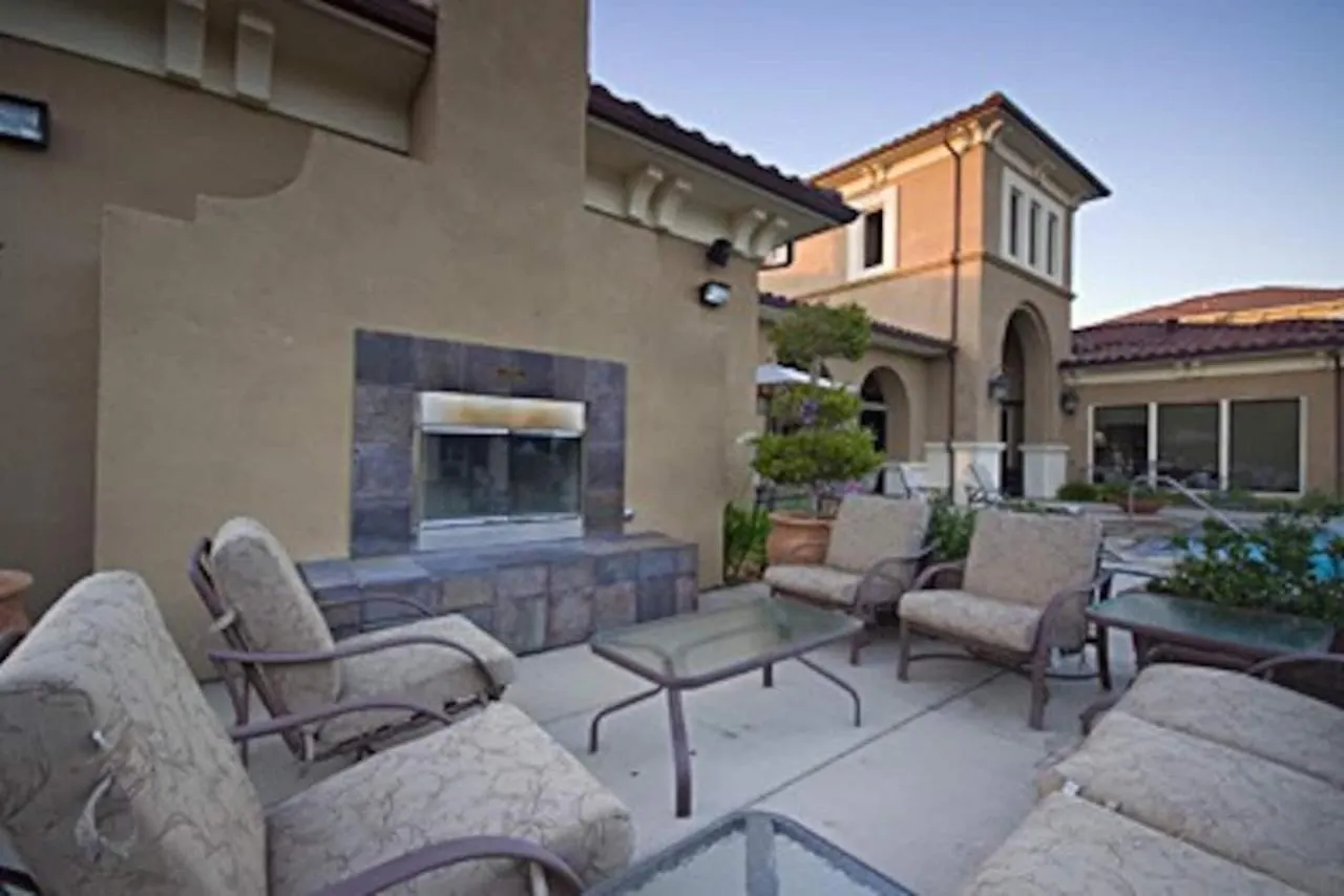 Aparthotel Exclusive Westlake Condo W/ Gym, Pool, Washer & Dryer In Unit & Private Garage Sacramento